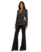 Blazer de tweed con cinturón