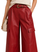 Premium-Cargohose aus veganem Leder mit Gürtel